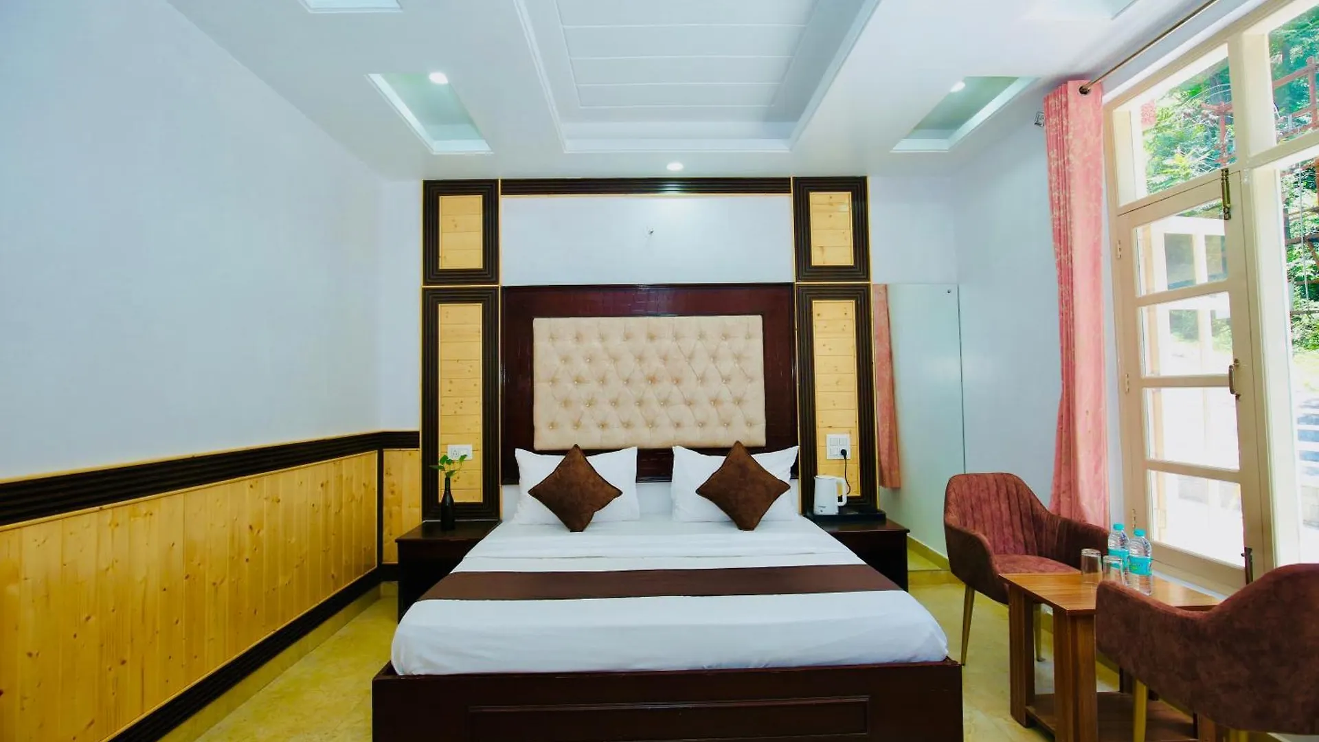 Hotel Nature Retreat New Shimla #City Centre #Near To Mall Road #Private Parking #Balcony View